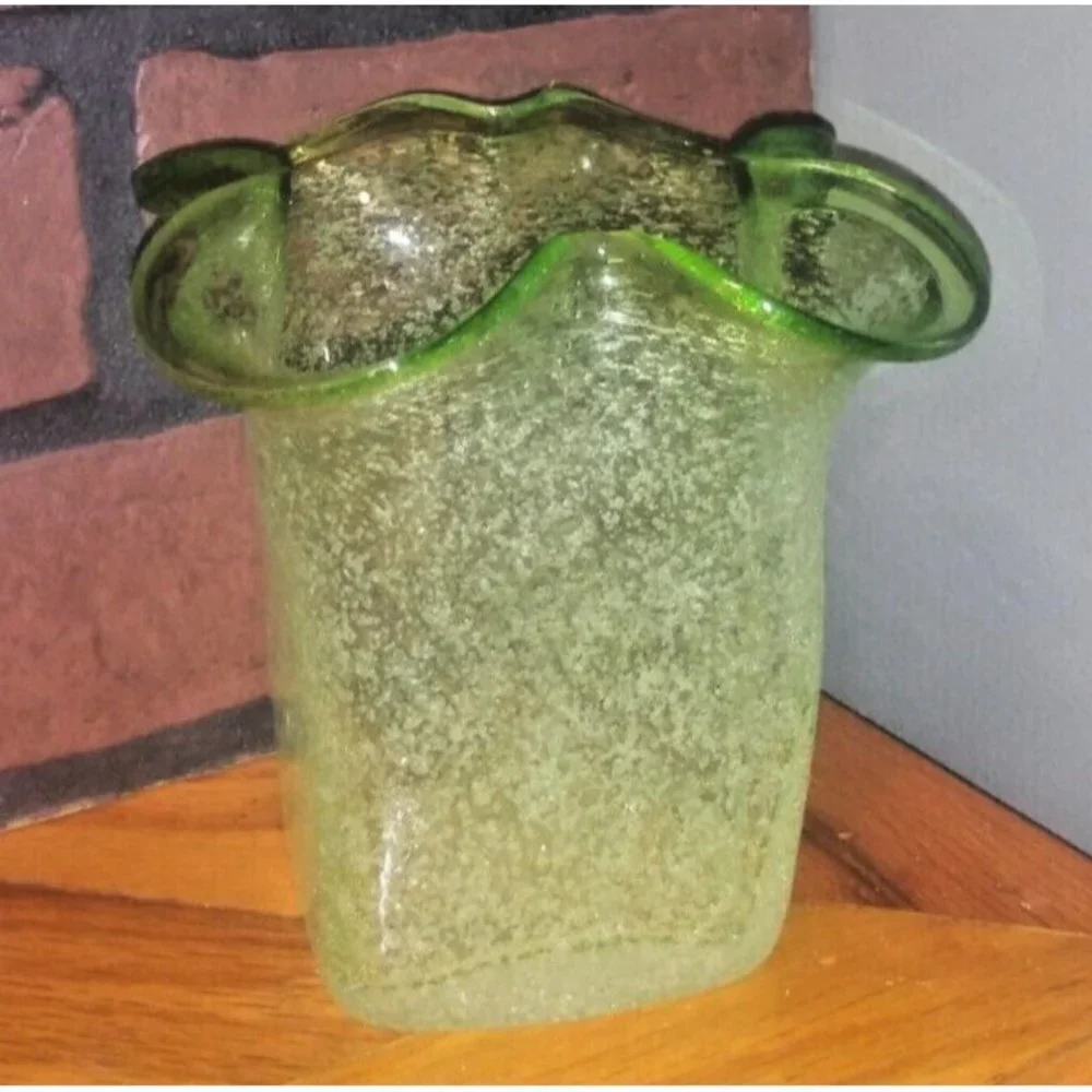 Vintage Vase Bubble Glass Emerald Green Scalloped ruffled Edge MCM 5